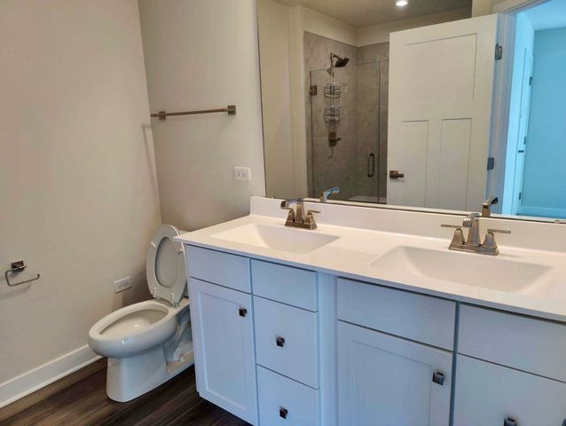 319 Elm Court 319, Mount Prospect, IL 60056