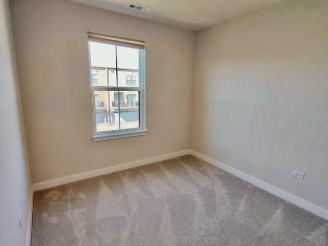 319 Elm Court 319, Mount Prospect, IL 60056