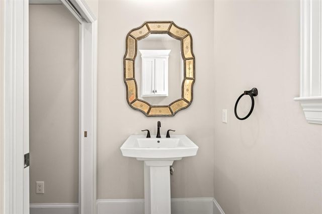 5634 Kiam Street C, Houston, TX 77007