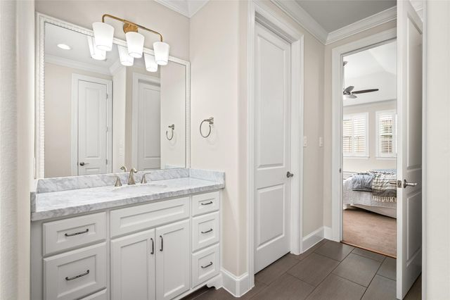 5634 Kiam Street C, Houston, TX 77007