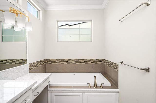 5634 Kiam Street C, Houston, TX 77007