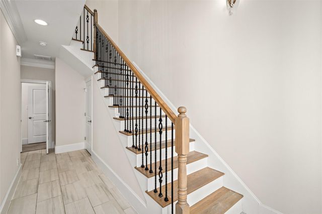 5634 Kiam Street C, Houston, TX 77007