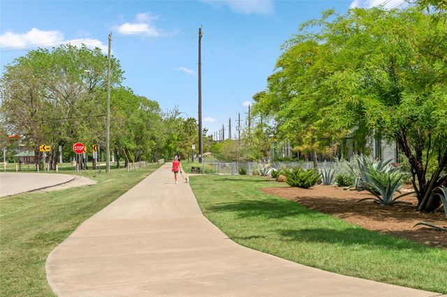 5634 Kiam Street C, Houston, TX 77007