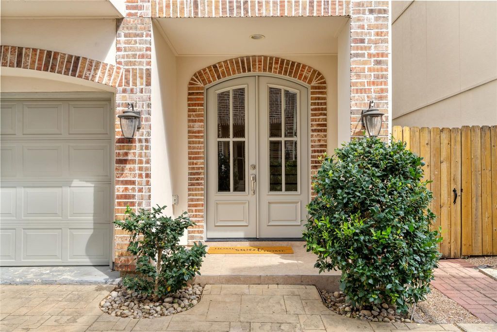 5634 Kiam Street C, Houston, TX 77007