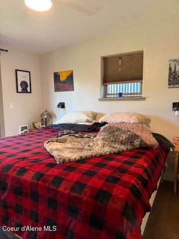 907 Ruth Ave, Sandpoint, ID 83864