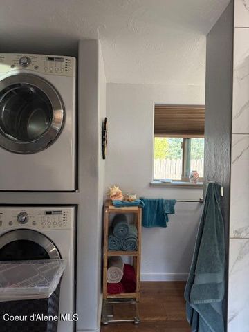 907 Ruth Ave, Sandpoint, ID 83864