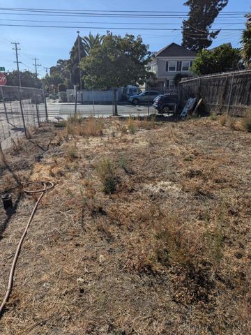 3700 West Street, Oakland, CA 94608