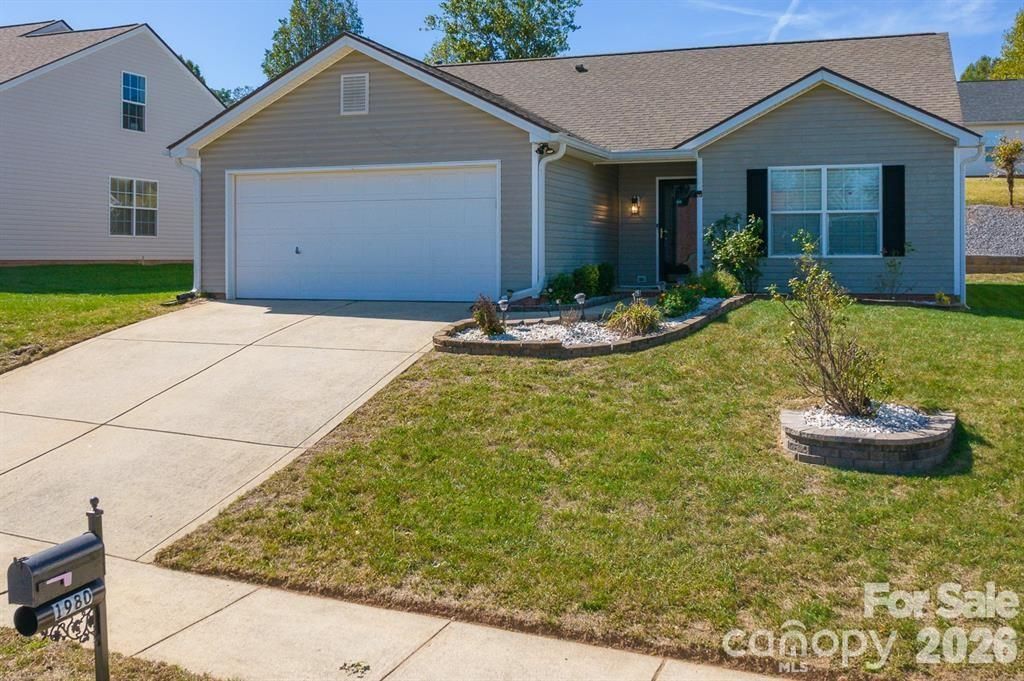 1980 8th Street Lane SE, Hickory, NC 28602