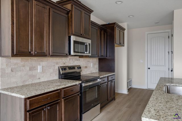 206 Farmland Circle, Perry, GA 31069