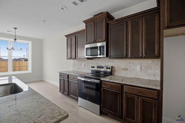 206 Farmland Circle, Perry, GA 31069