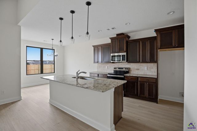 206 Farmland Circle, Perry, GA 31069