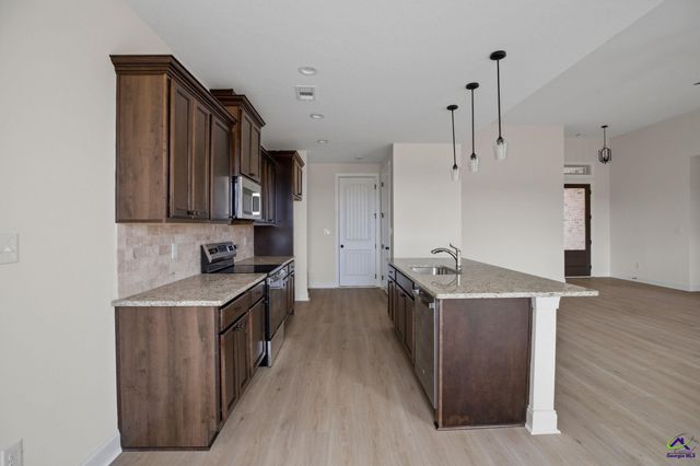 206 Farmland Circle, Perry, GA 31069