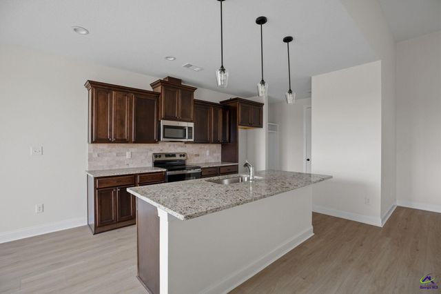 206 Farmland Circle, Perry, GA 31069