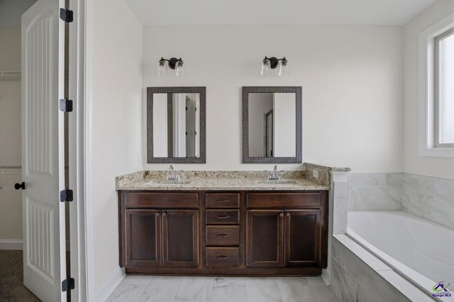 206 Farmland Circle, Perry, GA 31069