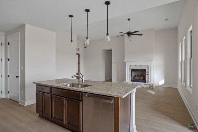 206 Farmland Circle, Perry, GA 31069