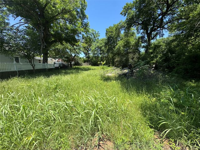 703 Olive Street, Cleburne, TX 76031