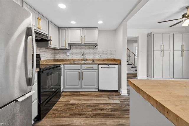 5676 Weblin Dr, Virginia Beach, VA 23462