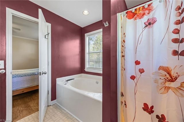3922 Landover Drive, High Point, NC 27265