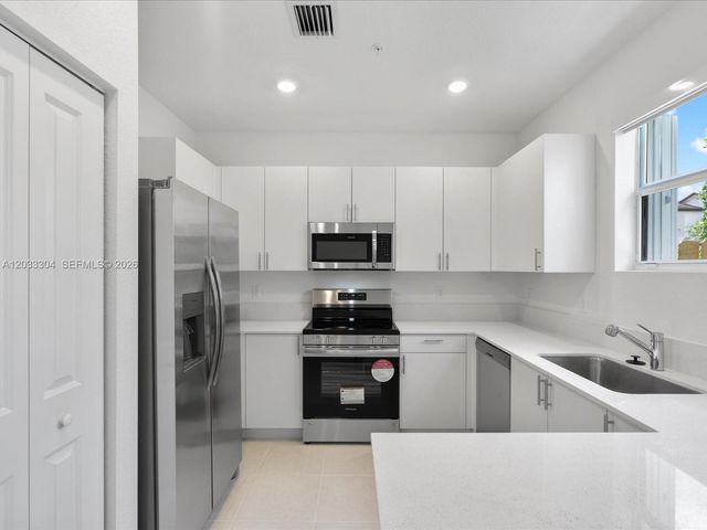 106 SW 184th Place 106, Pembroke Pines, FL 33029
