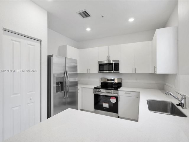 106 SW 184th Place 106, Pembroke Pines, FL 33029
