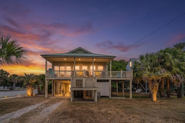 2708 Palmetto Boulevard, Edisto Beach, SC 29438