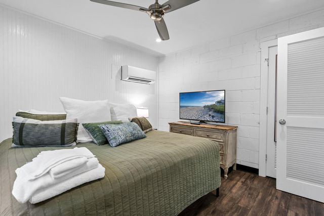 2708 Palmetto Boulevard, Edisto Beach, SC 29438