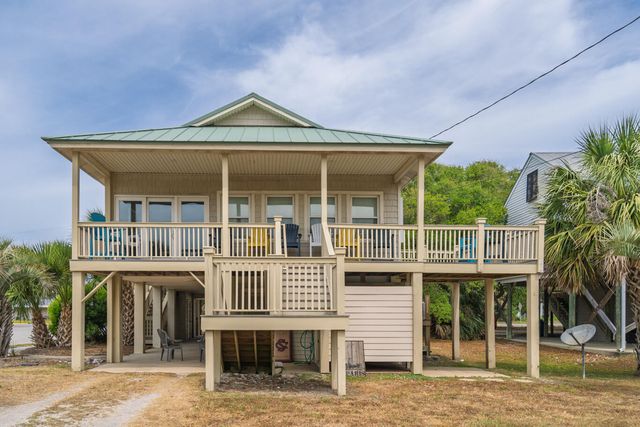 2708 Palmetto Boulevard, Edisto Beach, SC 29438