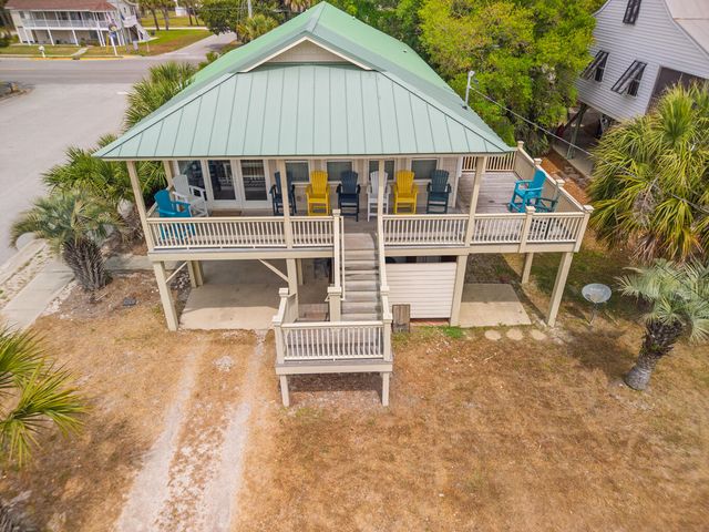 2708 Palmetto Boulevard, Edisto Beach, SC 29438