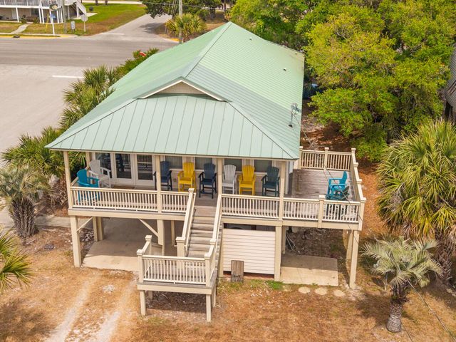 2708 Palmetto Boulevard, Edisto Beach, SC 29438