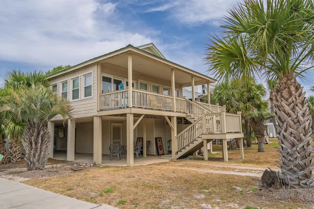 2708 Palmetto Boulevard, Edisto Beach, SC 29438