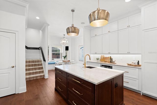 4406 W AZEELE STREET, Tampa, FL 33609