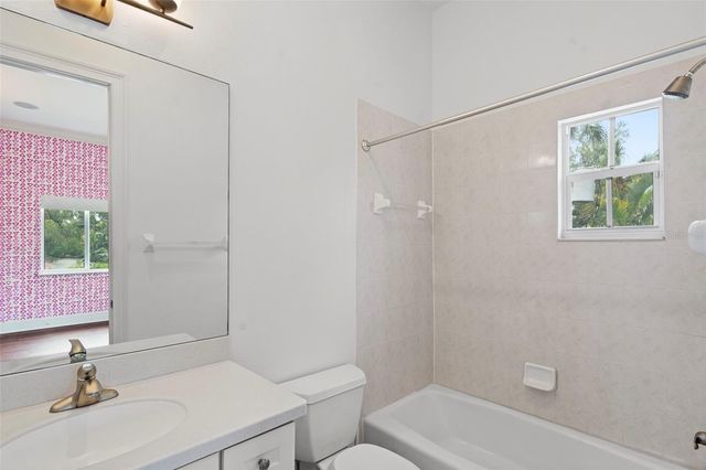 4406 W AZEELE STREET, Tampa, FL 33609