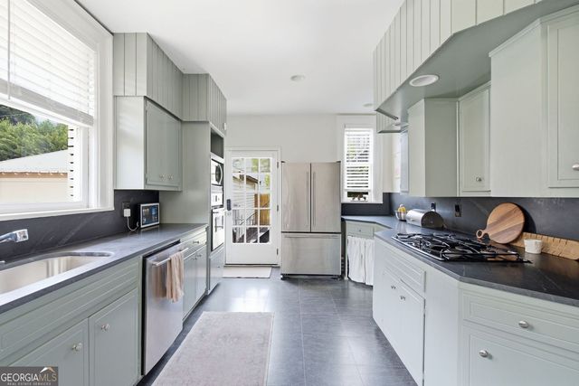 1146 St Augustine Place NE, Atlanta, GA 30306