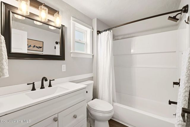 821 Poplar ST, Sandpoint, ID 83864