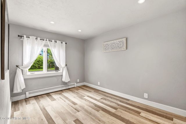 821 Poplar ST, Sandpoint, ID 83864