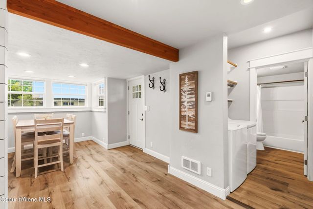 821 Poplar ST, Sandpoint, ID 83864