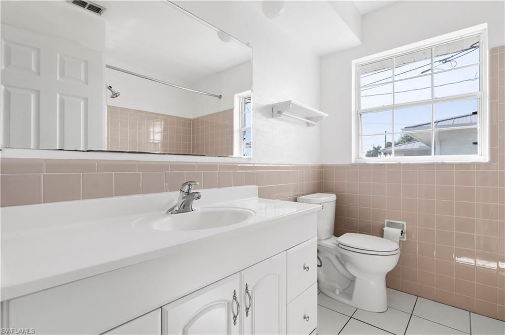 Image 17 of property listing at 3102 SE 18th AVE, Cape Coral, FL 33904