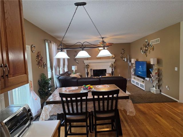 17460 W 158th Street, Olathe, KS 66062