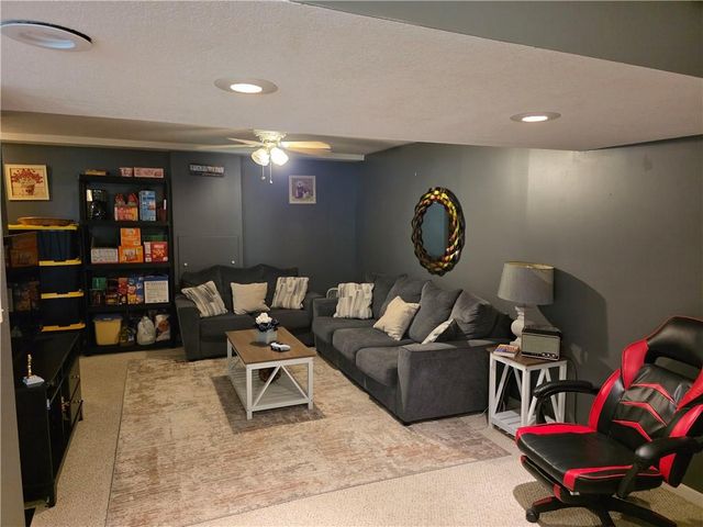 17460 W 158th Street, Olathe, KS 66062