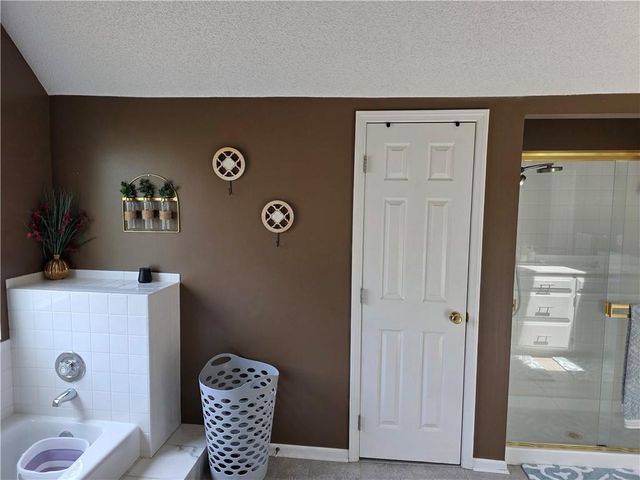 17460 W 158th Street, Olathe, KS 66062