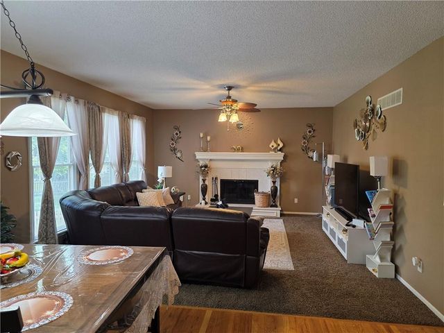 17460 W 158th Street, Olathe, KS 66062