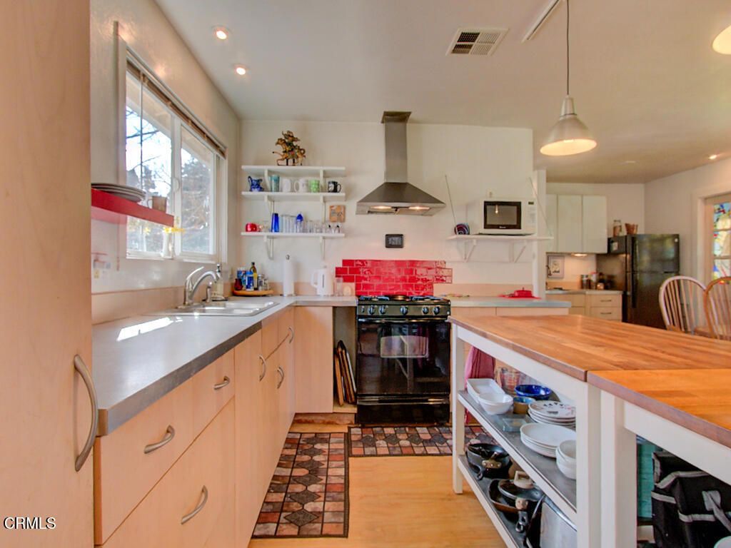 Image 7 of property listing at 14100 Prairie Way, Mendocino, CA 95460