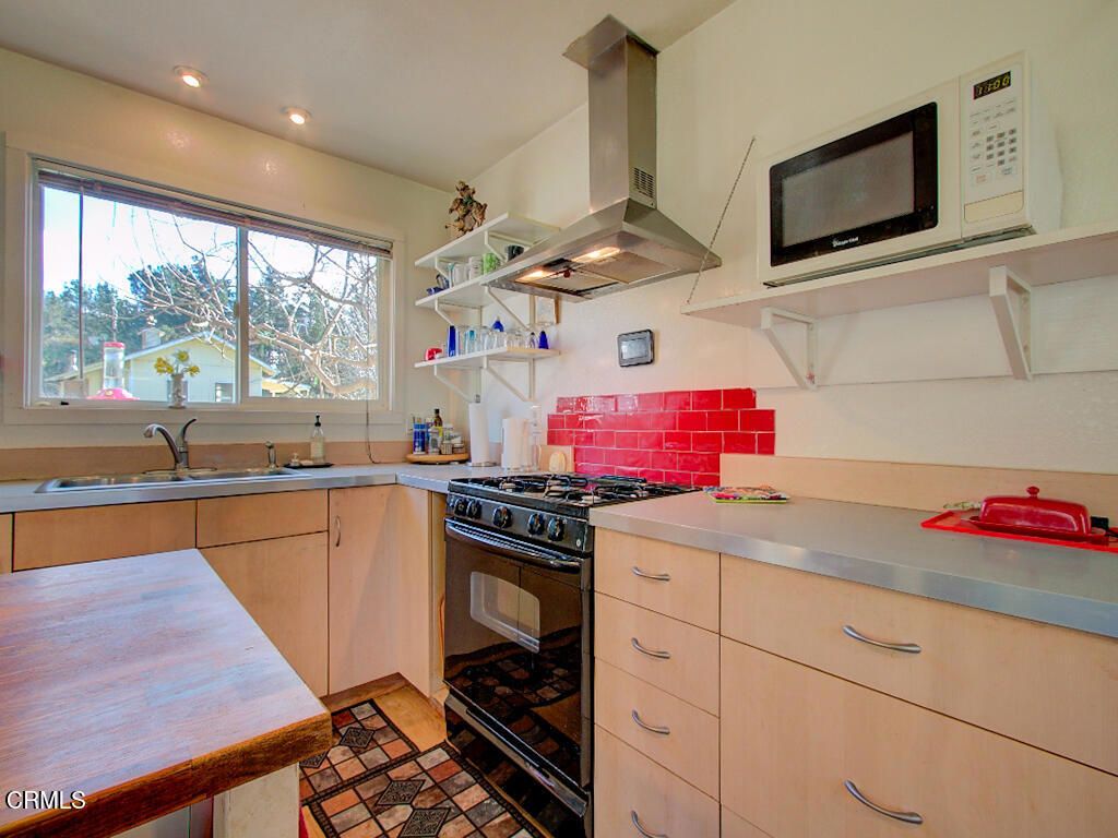 Image 8 of property listing at 14100 Prairie Way, Mendocino, CA 95460