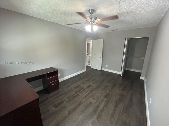 29 Madrid Ln 8-9, Davie, FL 33324