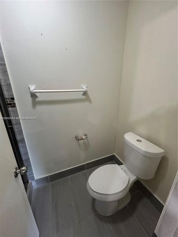 29 Madrid Ln 8-9, Davie, FL 33324
