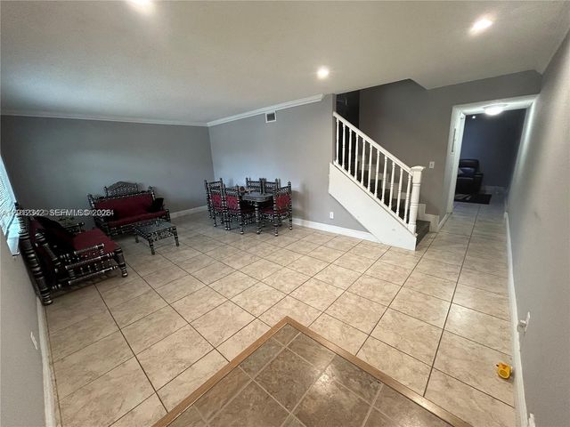 29 Madrid Ln 8-9, Davie, FL 33324