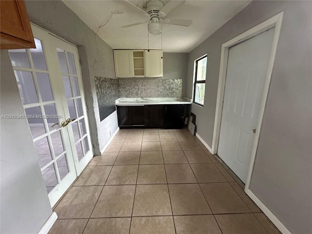 29 Madrid Ln 8-9, Davie, FL 33324