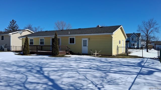 92 Lindhurst Drive, Lockport City, NY 14094