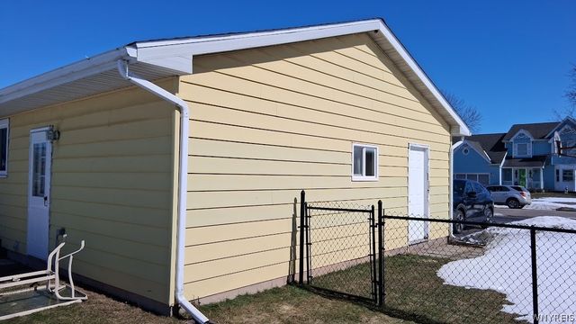 92 Lindhurst Drive, Lockport City, NY 14094