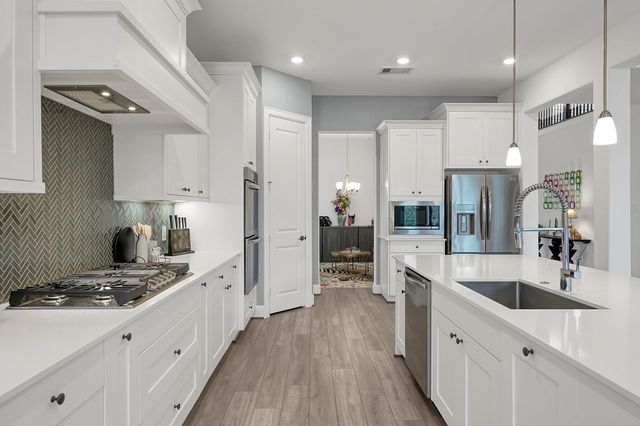 1067 Lakemont Bend Lane, Pinehurst, TX 77362